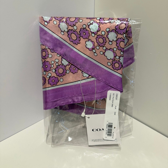 NEW Coach Purple Floral Silk Diamond Scarf 38x16 Luxury Accessory NWT - Picture 2 of 4